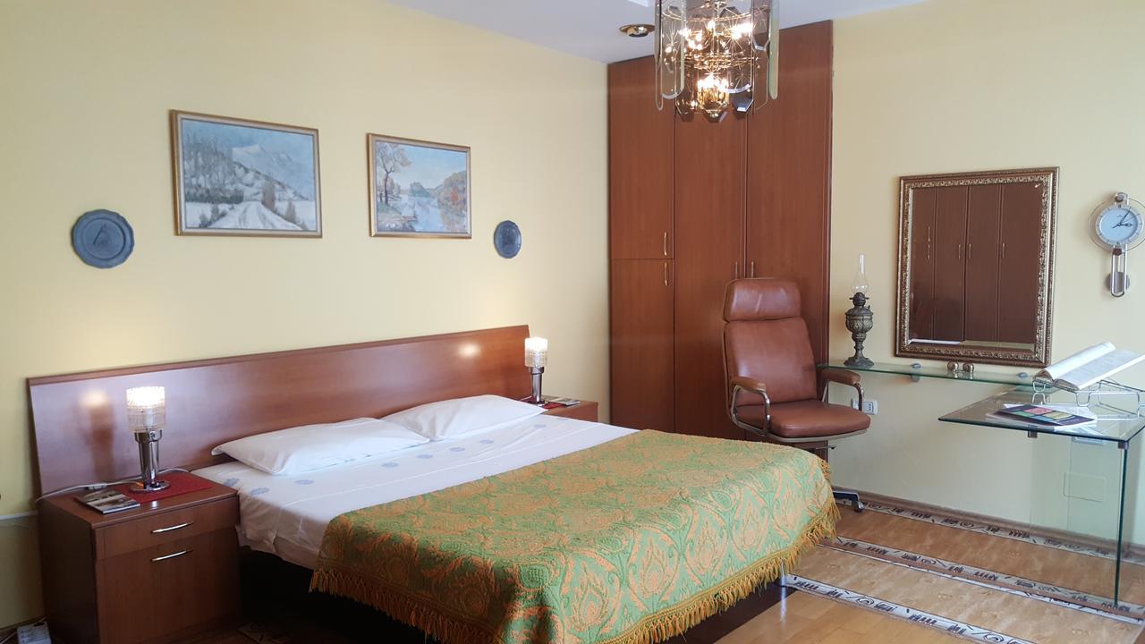 The Blacksmith'S Guesthouse Shkodër Dış mekan fotoğraf
